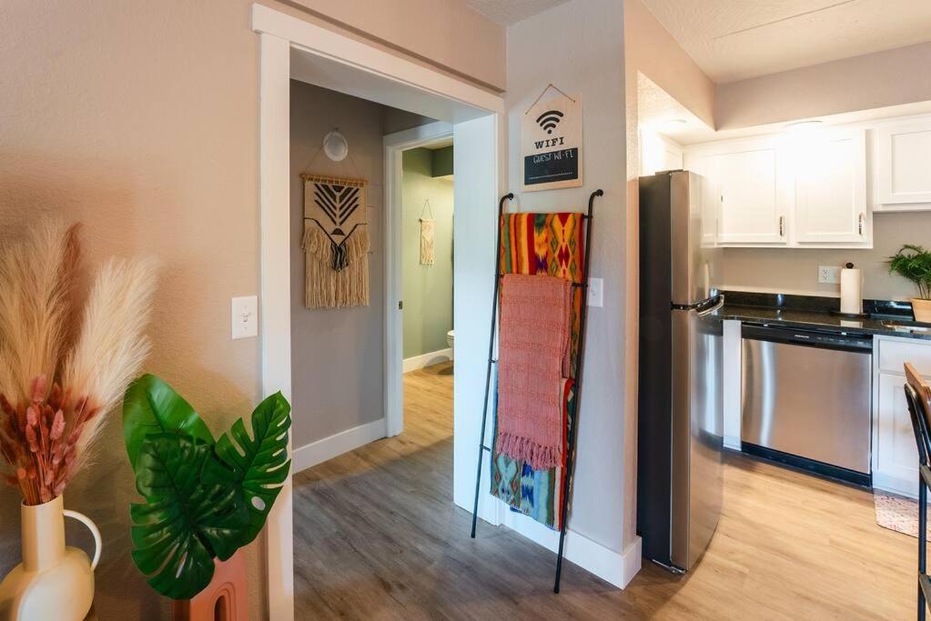 Pet Friendly Boho Condo With Pool--Fitness Center--Next To The Branson Landing--Close To Convention Center And Kanakuk エクステリア 写真