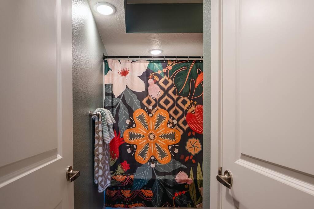 Pet Friendly Boho Condo With Pool--Fitness Center--Next To The Branson Landing--Close To Convention Center And Kanakuk エクステリア 写真